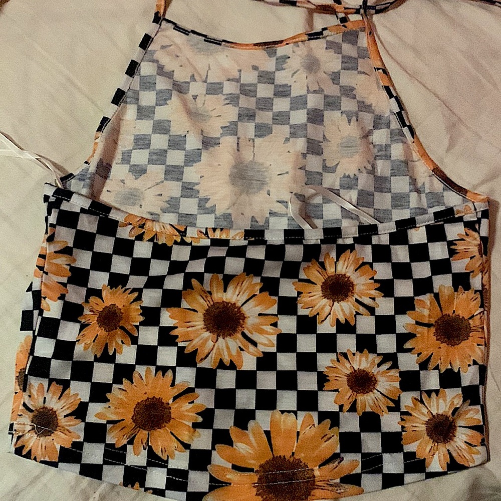 CROPTOP - Picture 2 of 2